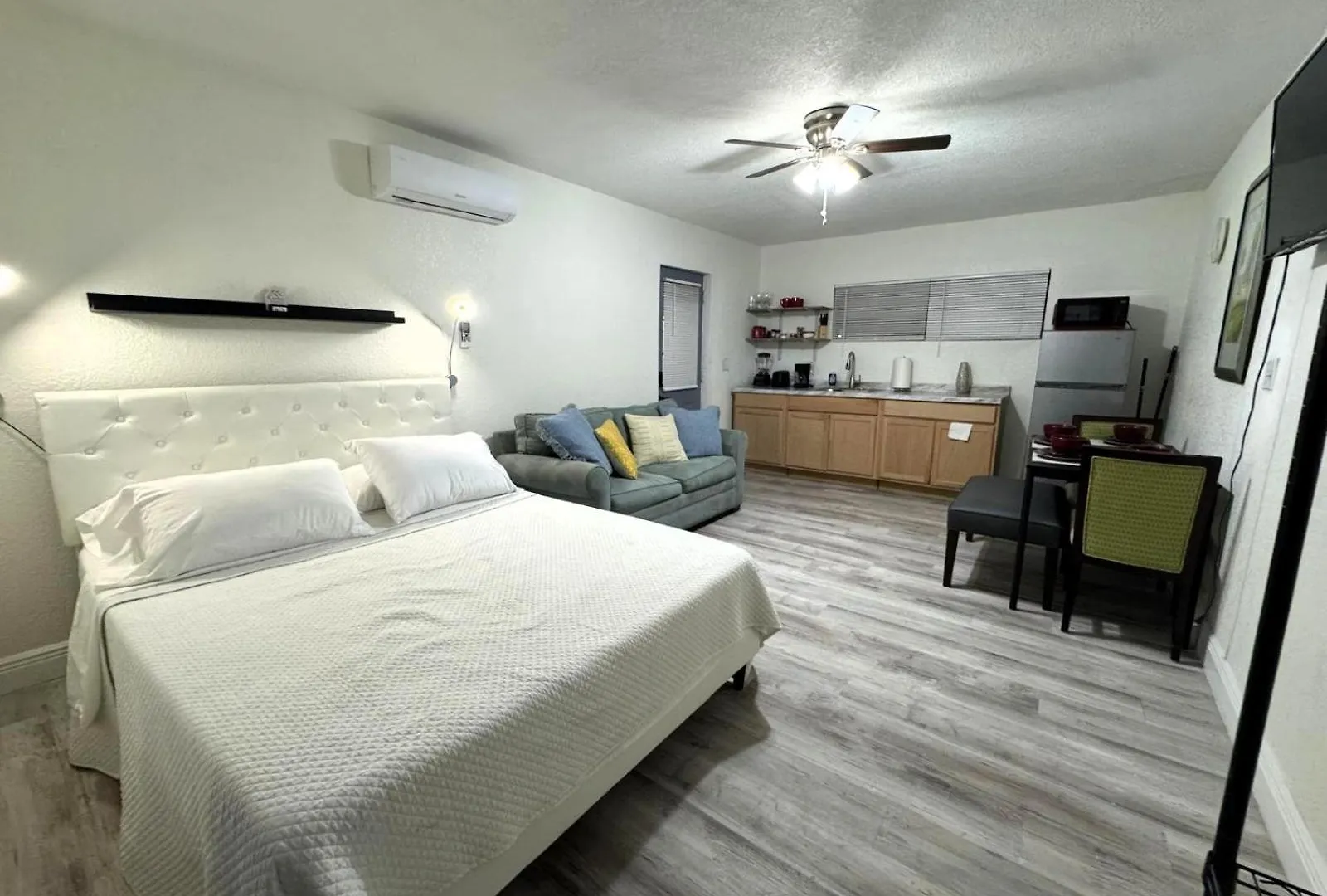 Spacious Suite In Tampa United States
